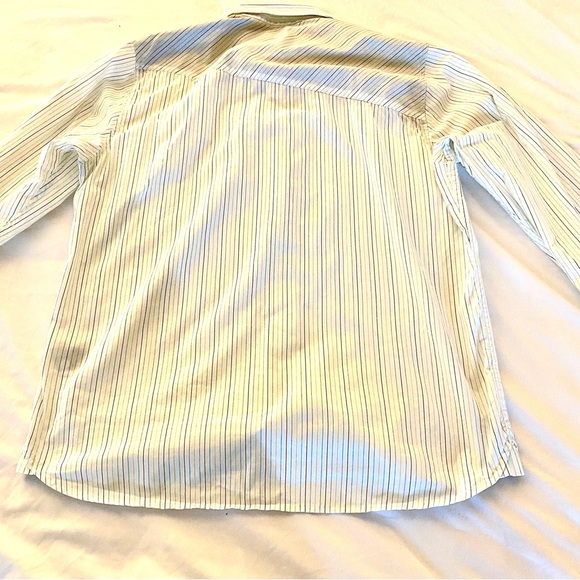 Volcom white with blue black and green pin stripe men’s dress shirt - Picture 2 of 6